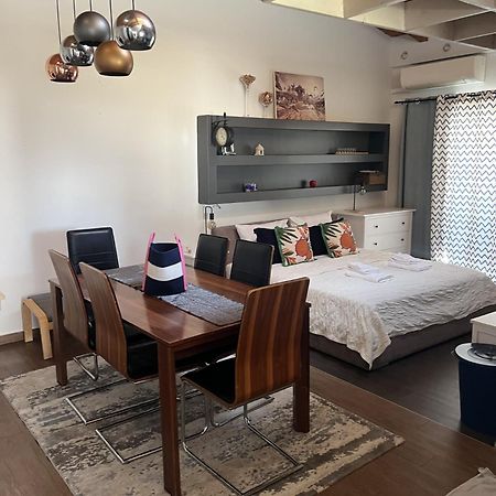 Small House Nea In City Center-With Free Parking พูลา ภายนอก รูปภาพ