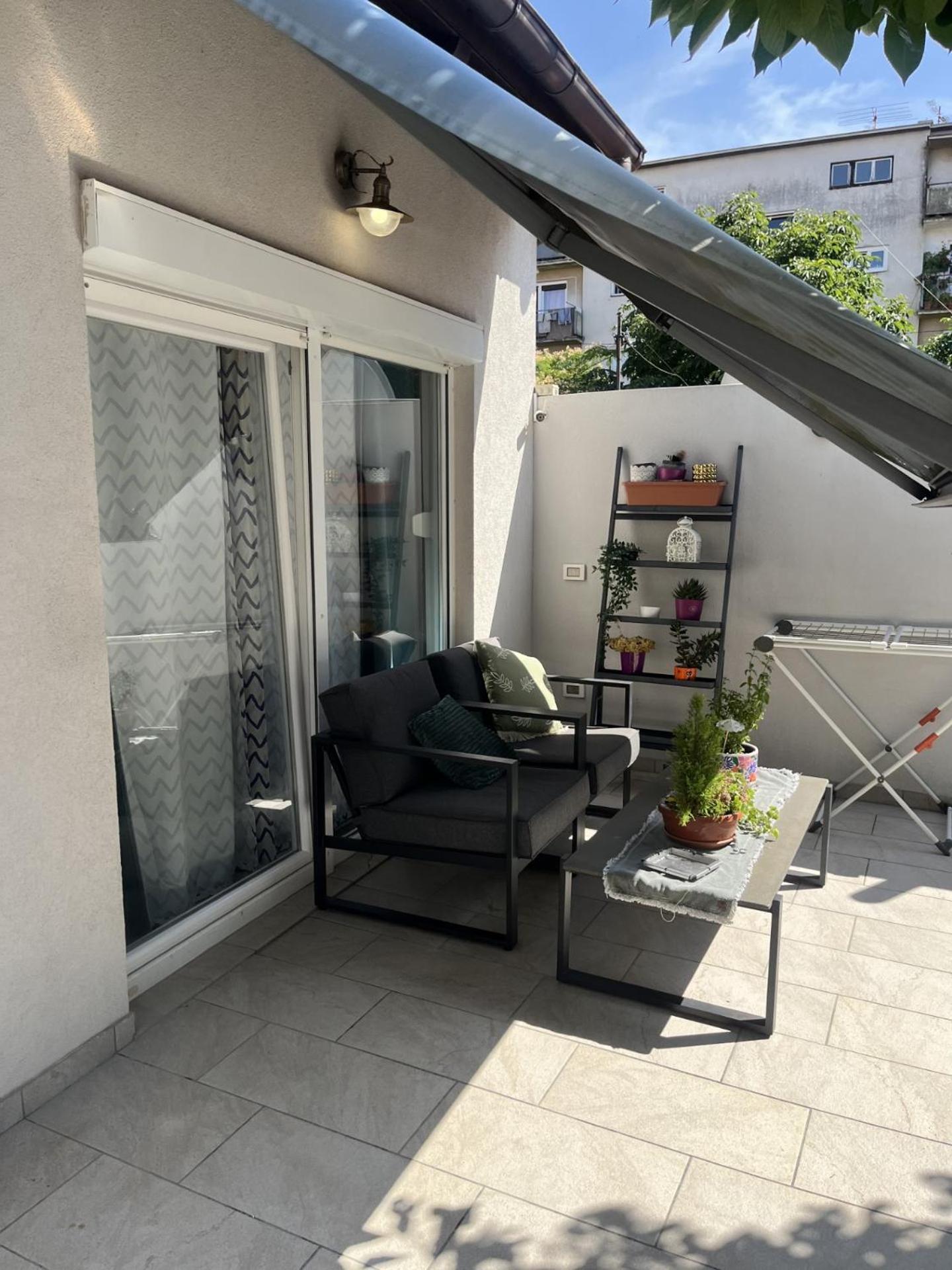 Small House Nea In City Center-With Free Parking พูลา ภายนอก รูปภาพ