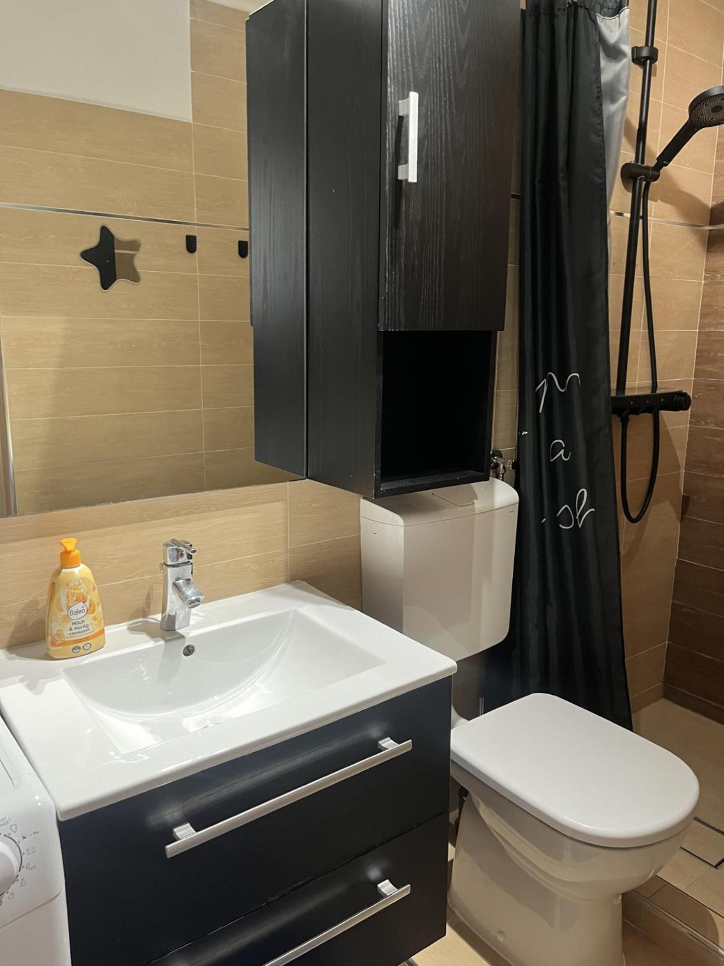 Small House Nea In City Center-With Free Parking พูลา ภายนอก รูปภาพ