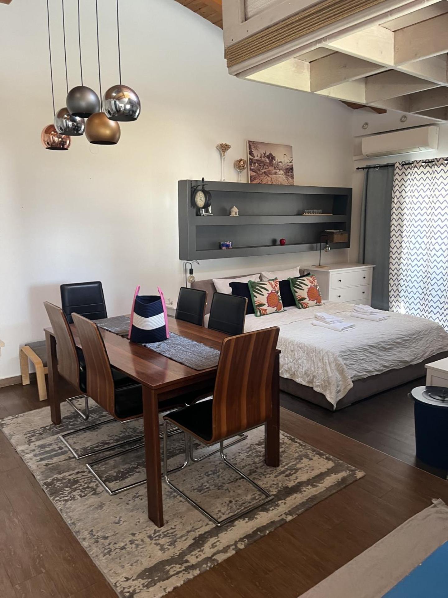 Small House Nea In City Center-With Free Parking พูลา ภายนอก รูปภาพ
